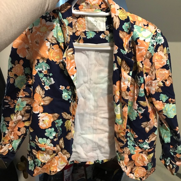 Veston - Picture 3 of 3